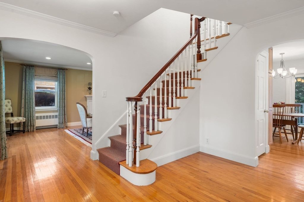 Chandelier, Dining room, Interior, Recessed Lighting, Wood Texture Flooring