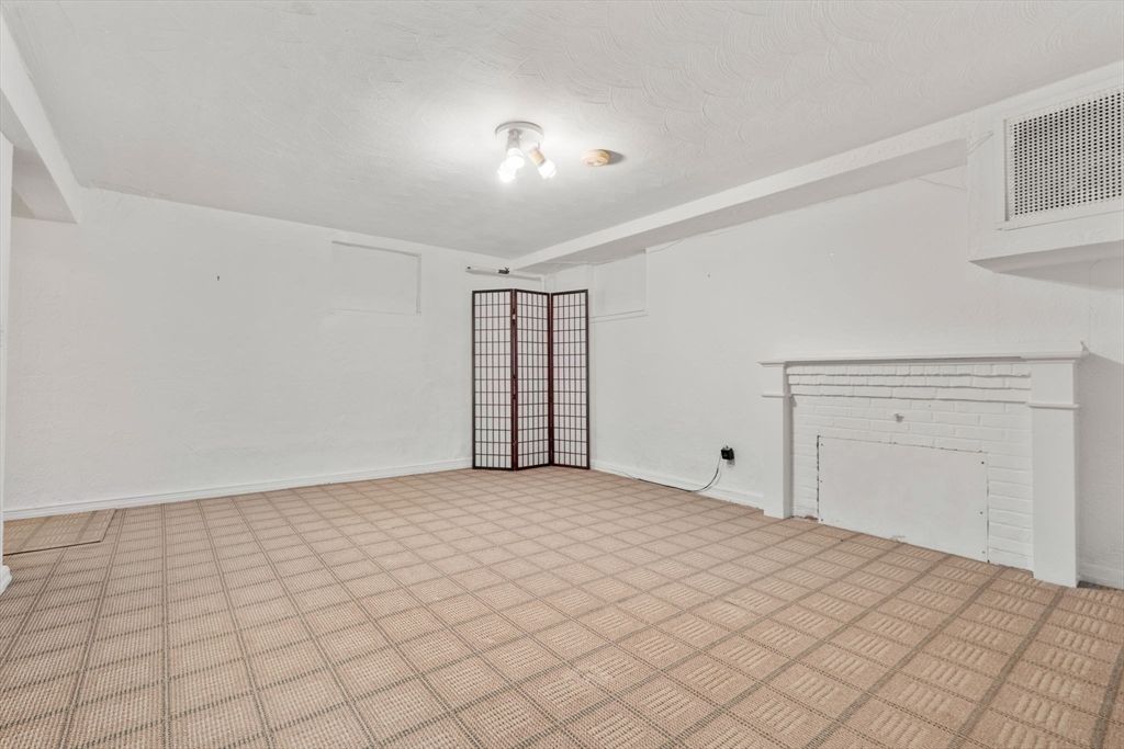 Empty room, Fireplace, Interior