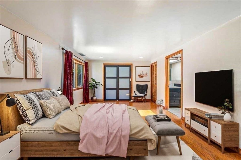 Bedroom, Interior, Recessed Lighting, Wood Texture Flooring