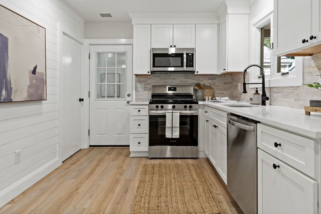 Interior, Kitchen, Stainless Steel Appliances, Wood Texture Flooring