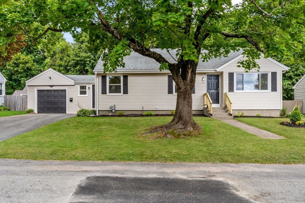 Attached, Detached Garage, Exterior, Facade, Ranch