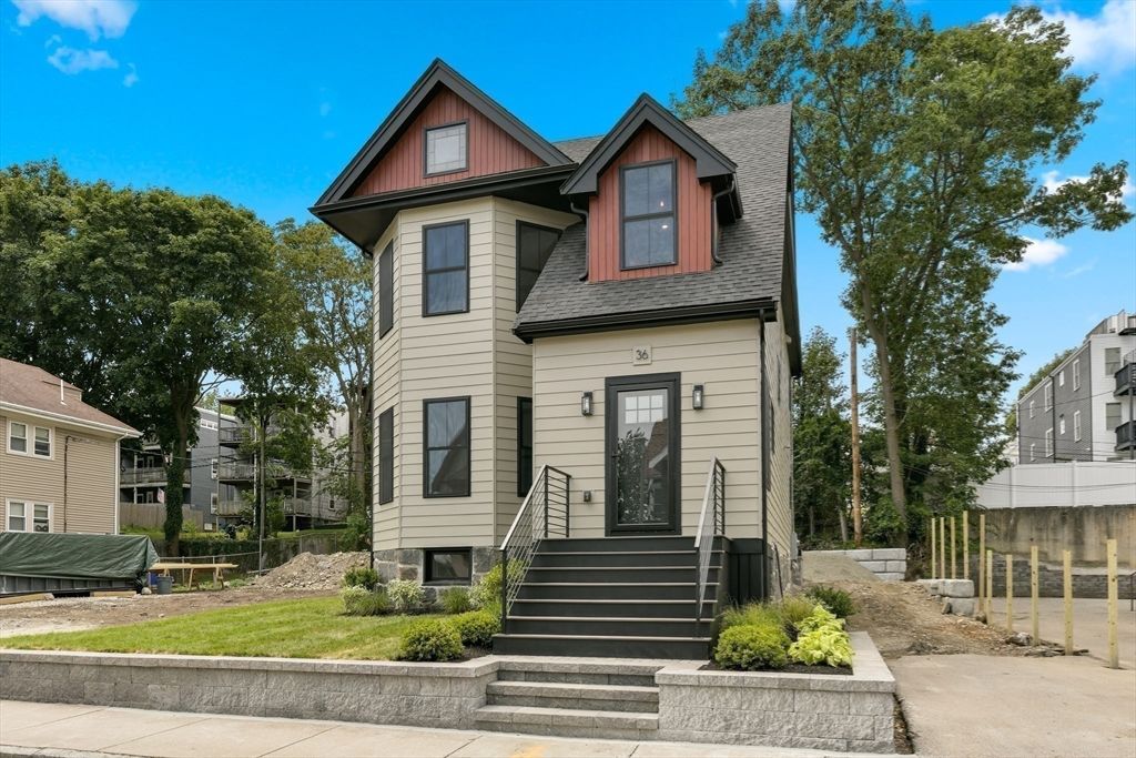 Exterior, Facade, Queen Anne Victorian