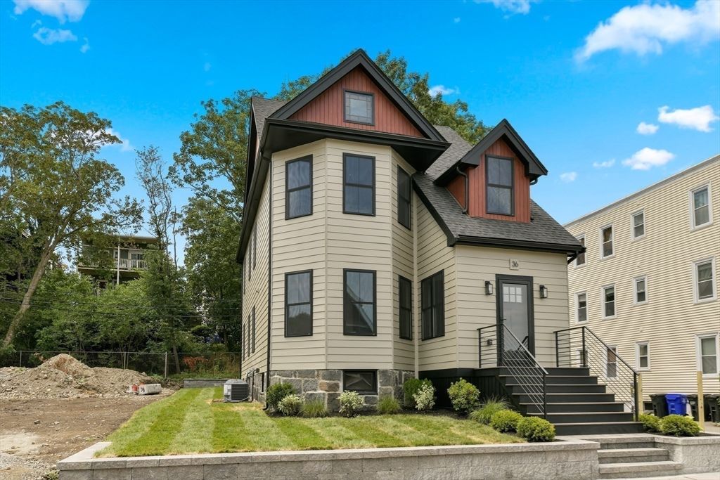 Exterior, Facade, Queen Anne Victorian