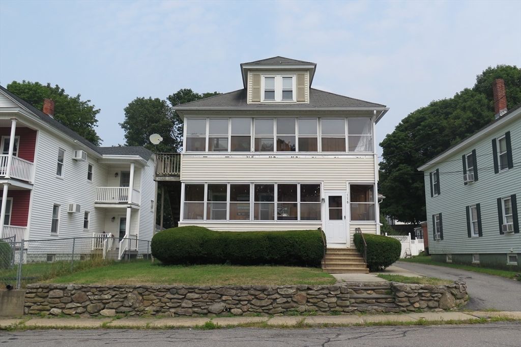 Exterior, Facade, American Foursquare