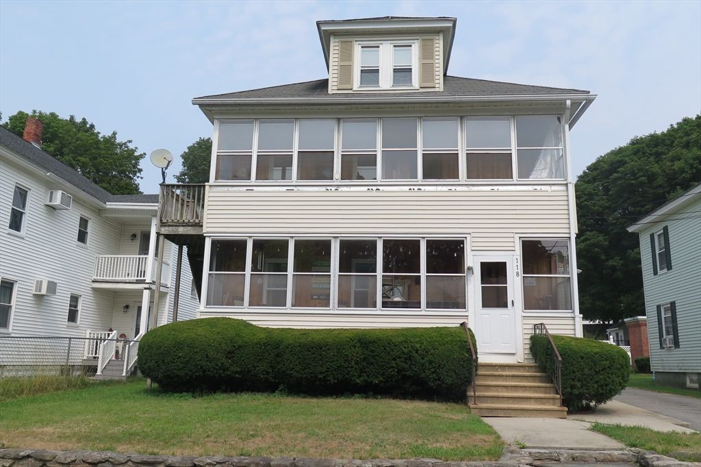 Exterior, Facade, American Foursquare