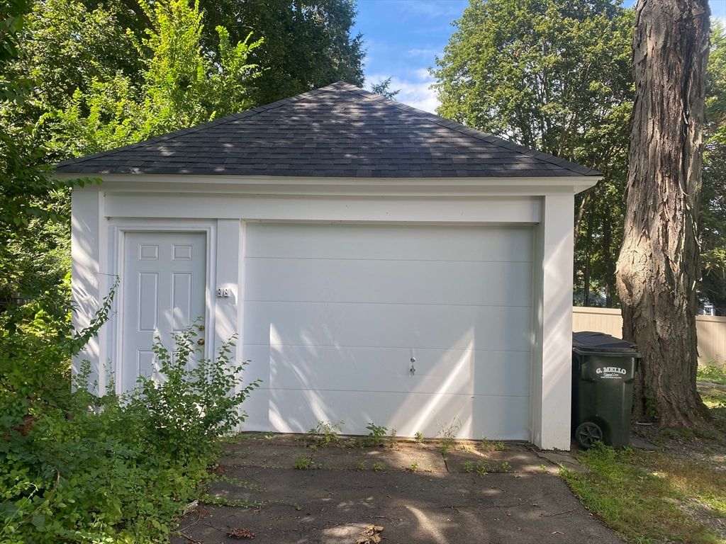 Detached Garage, Exterior