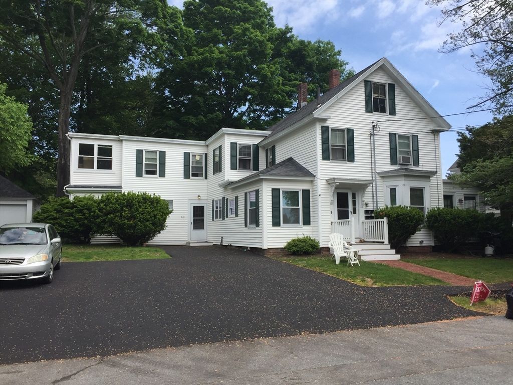 Attached, Exterior, Facade, Farmhouse