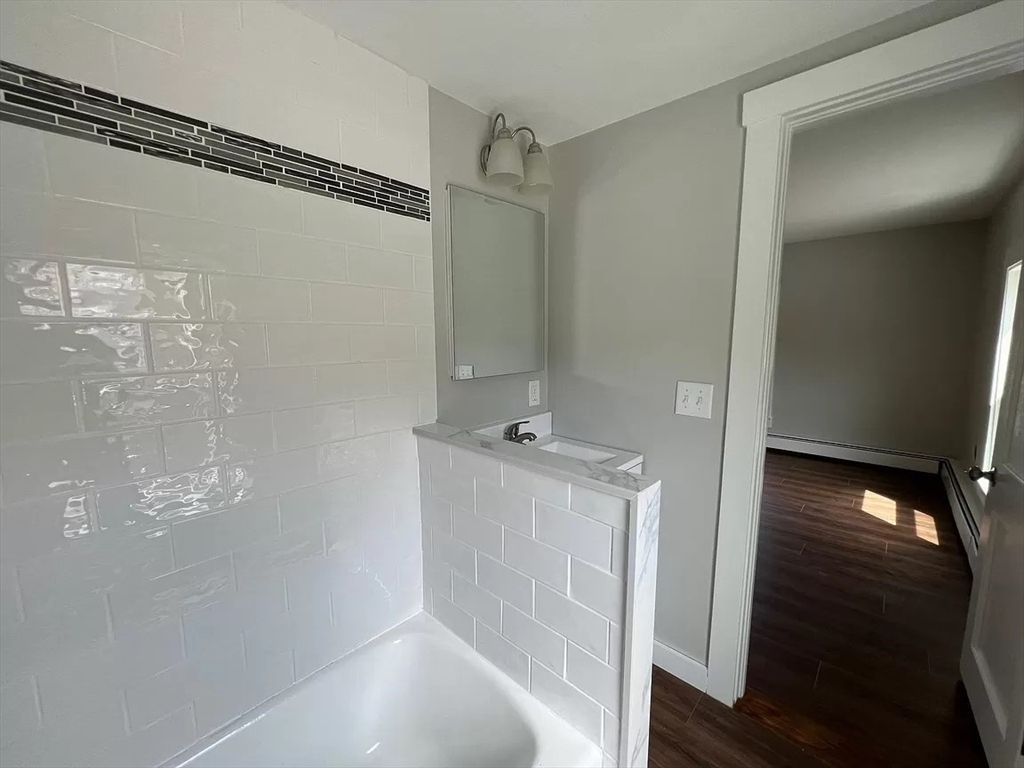 Bathroom, Dual Sink Vanities, Interior, Wood Texture Flooring