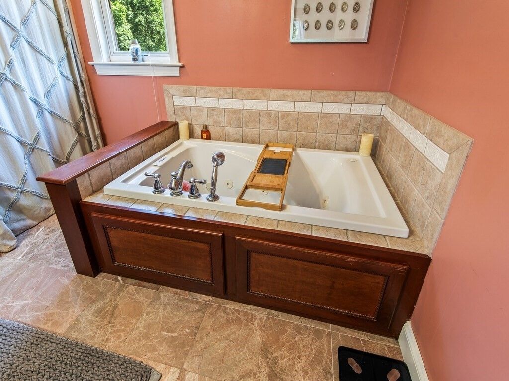 Bathroom, Interior, Tile Countertops