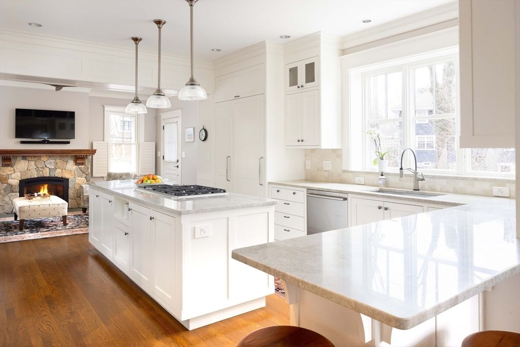 Fireplace, Interior, Kitchen, Pendant Lights, Recessed Lighting, Wood Texture Flooring