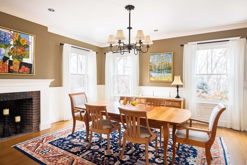 Chandelier, Dining room, Fireplace, Interior, Wood Texture Flooring