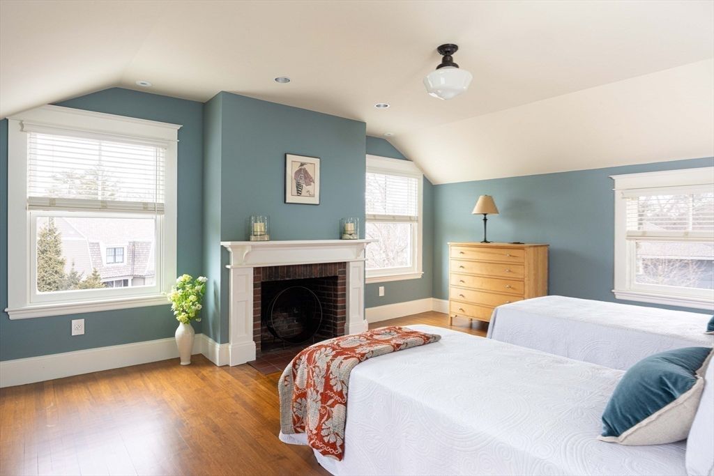 Bedroom, Fireplace, Interior, Recessed Lighting, Wood Texture Flooring