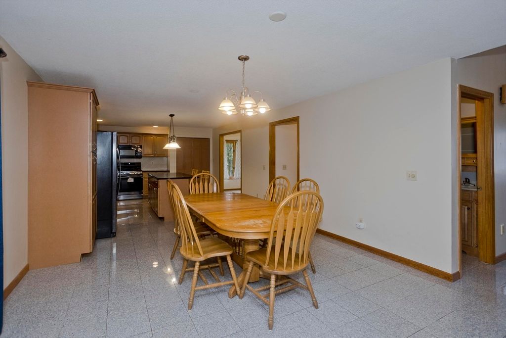 Dining room, Interior, Kitchen, Pendant Lights, Stainless Steel Appliances