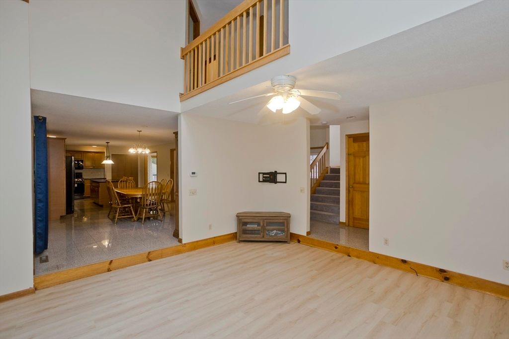 Chandelier, Dining room, Interior, Kitchen, Wood Texture Flooring