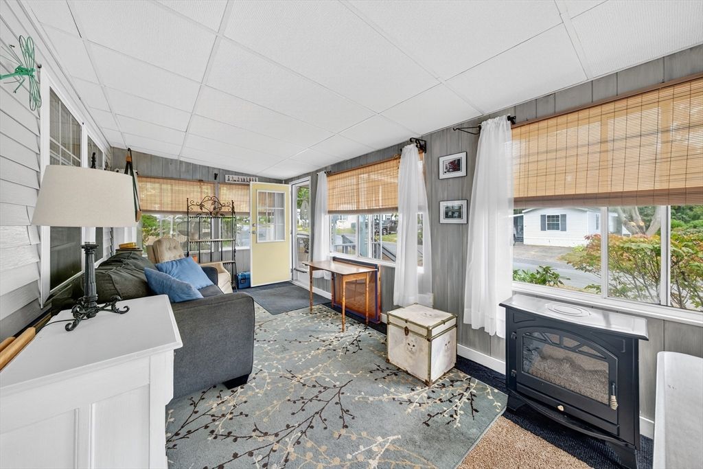Fireplace, Interior, Living room