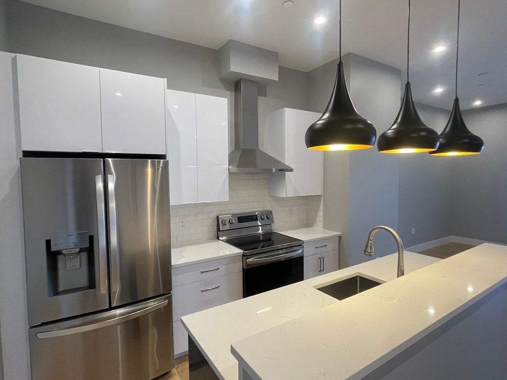 Interior, Kitchen, Pendant Lights, Recessed Lighting, Stainless Steel Appliances