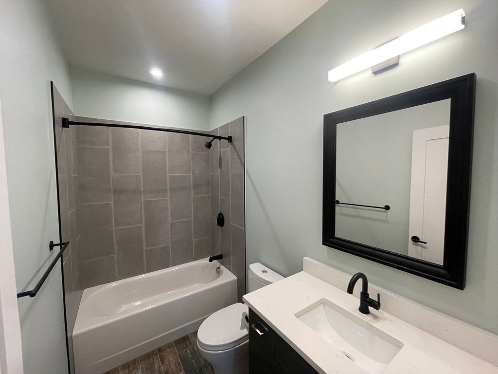 Bathroom, Interior, Recessed Lighting, Wood Texture Flooring