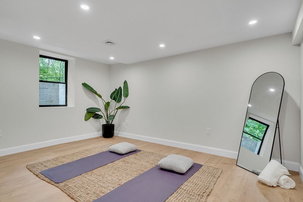 Interior, Recessed Lighting, Wood Texture Flooring