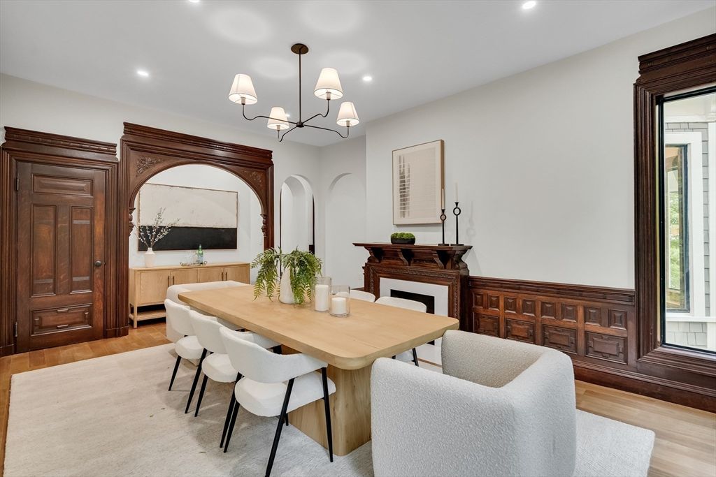 Chandelier, Dining room, Interior, Recessed Lighting, Wood Texture Flooring