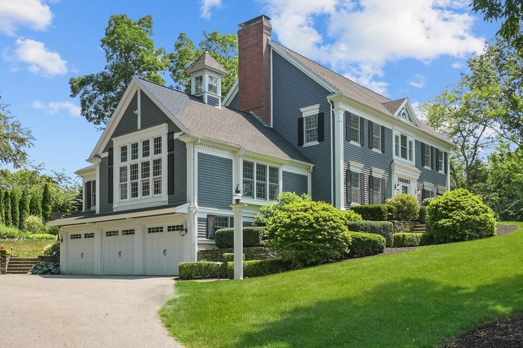 Attached, Exterior, Facade, Queen Anne Victorian