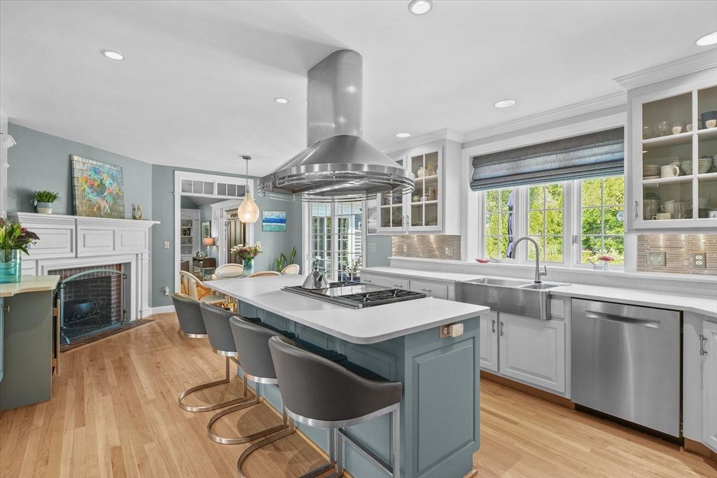 Fireplace, Interior, Kitchen, Pendant Lights, Recessed Lighting, Stainless Steel Appliances, Wood Texture Flooring