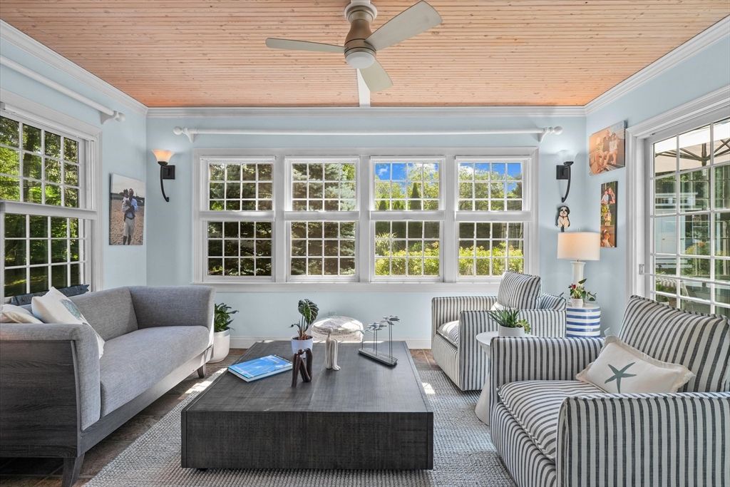 Interior, Living room, Wooden Ceilings
