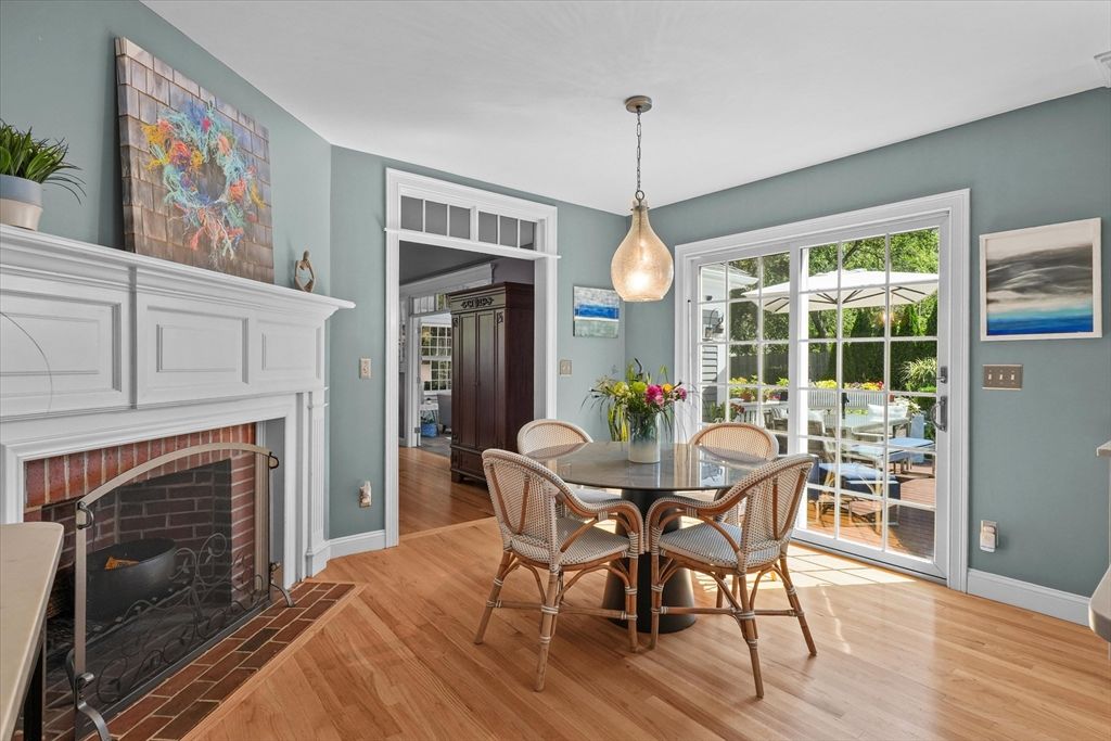 Dining room, Fireplace, Interior, Pendant Lights, Wood Texture Flooring