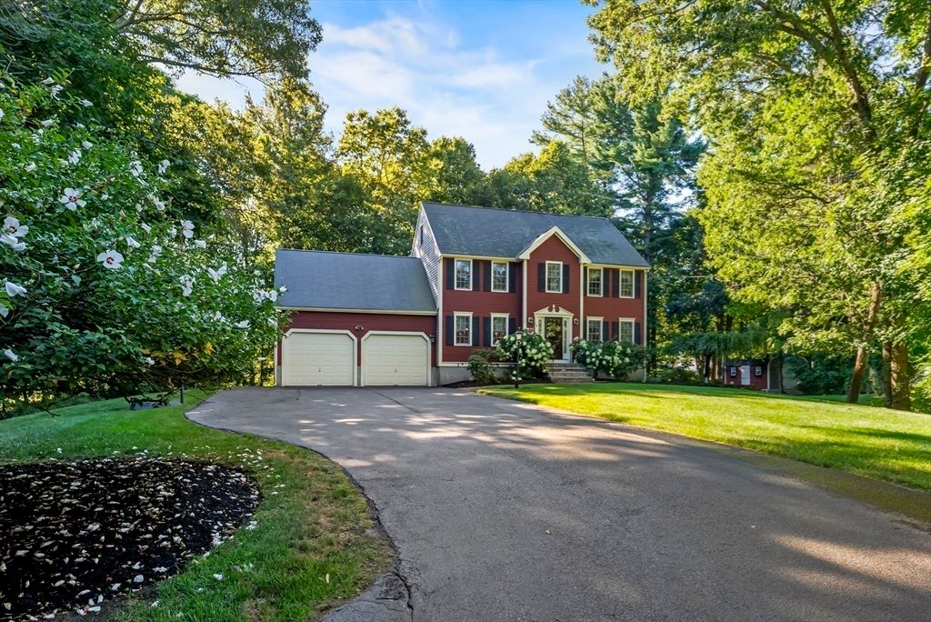 Attached, Backyard, Exterior, Facade, Brick Facade, Georgian