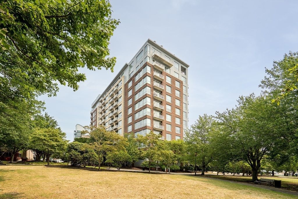 Backyard, Exterior, Facade, Condo Building