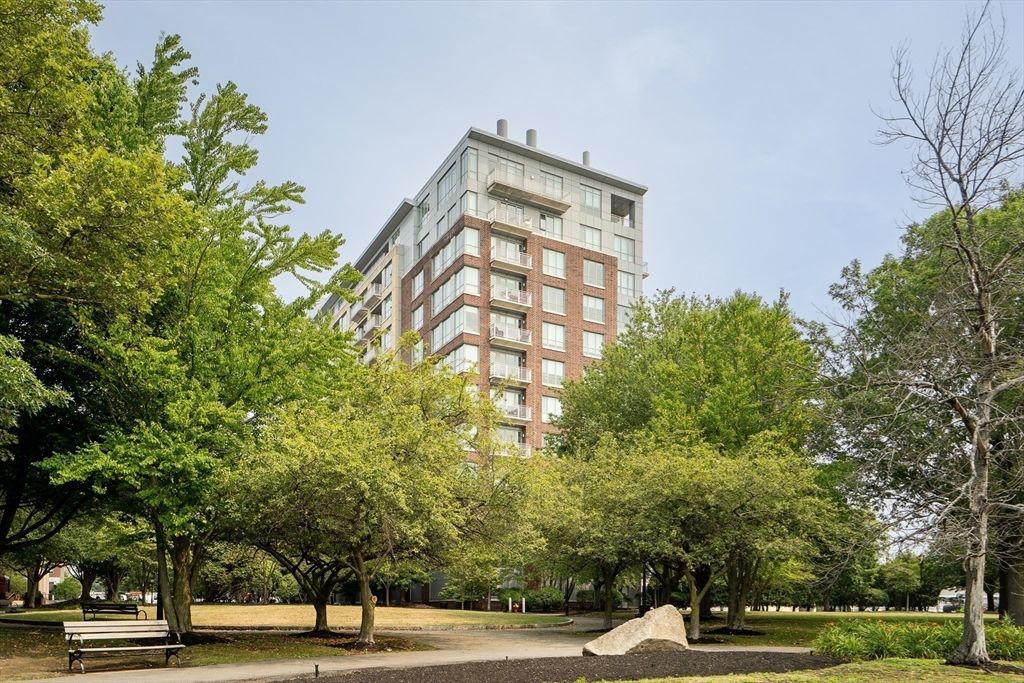Exterior, Facade, Condo Building