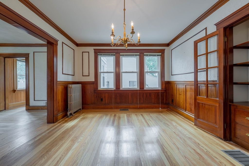 Chandelier, Empty room, Interior, Wood Texture Flooring
