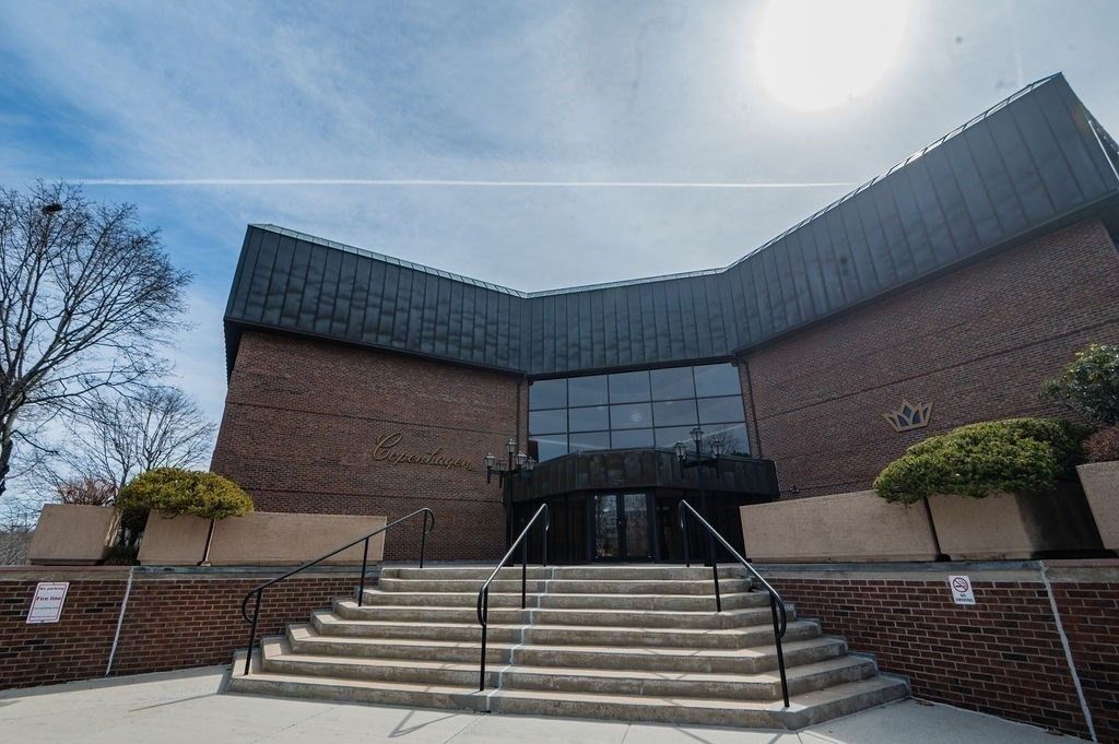 Exterior, Facade, Modern