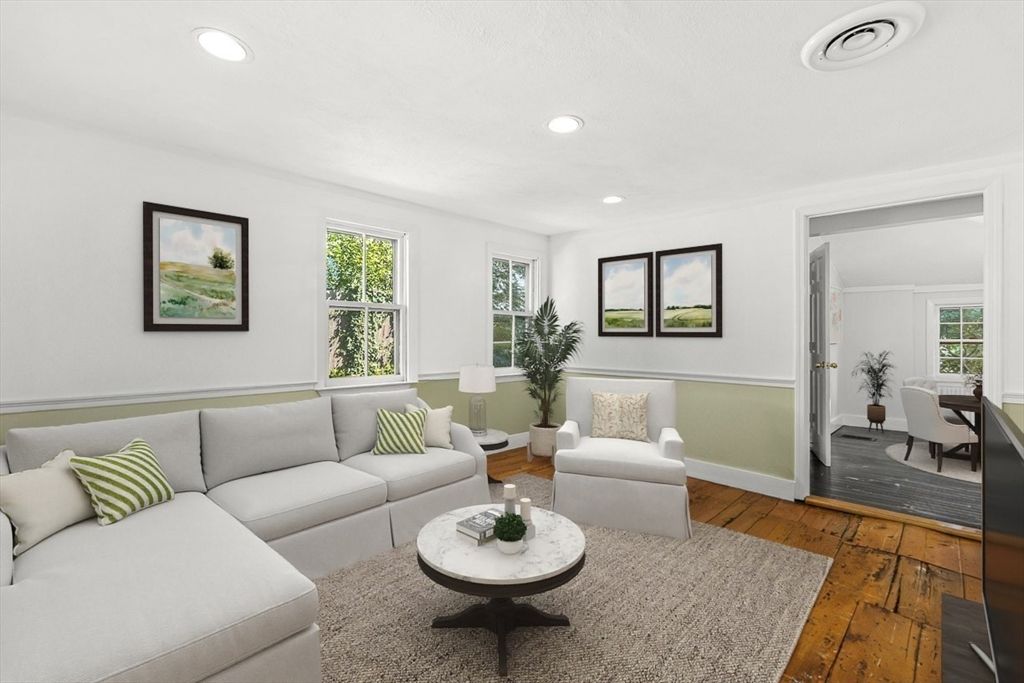 Dining room, Interior, Living room, Recessed Lighting, Wood Texture Flooring