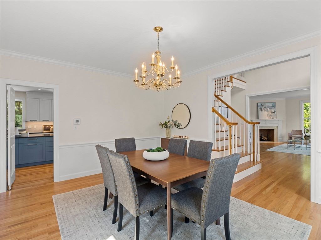 Chandelier, Dining room, Fireplace, Interior, Wood Texture Flooring