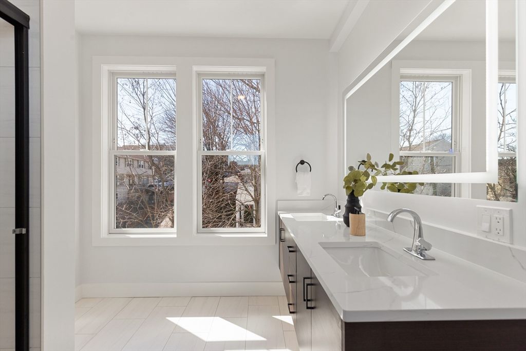 Bathroom, Dual Sink Vanities, Interior