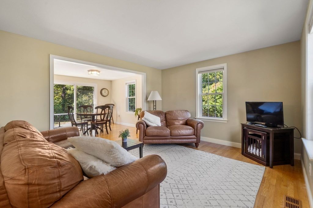 Dining room, Interior, Living room, Wood Texture Flooring