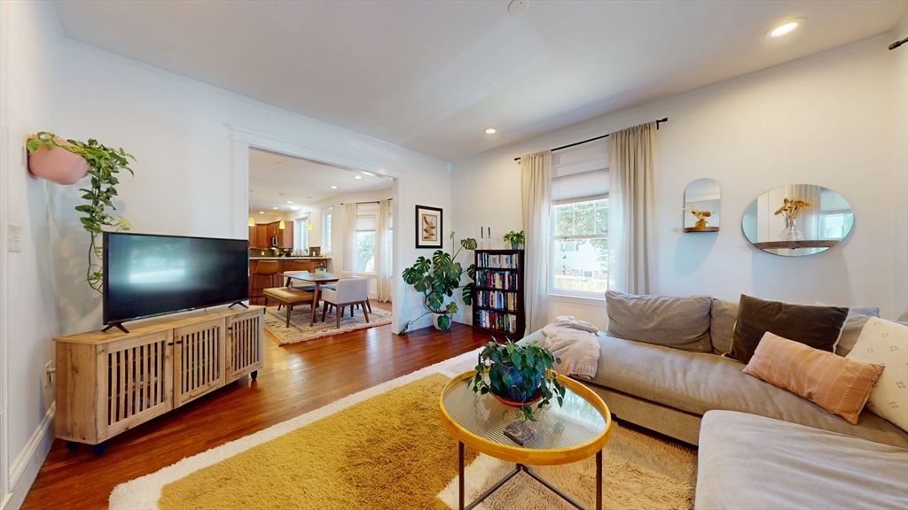 Dining room, Interior, Living room, Recessed Lighting, Wood Texture Flooring