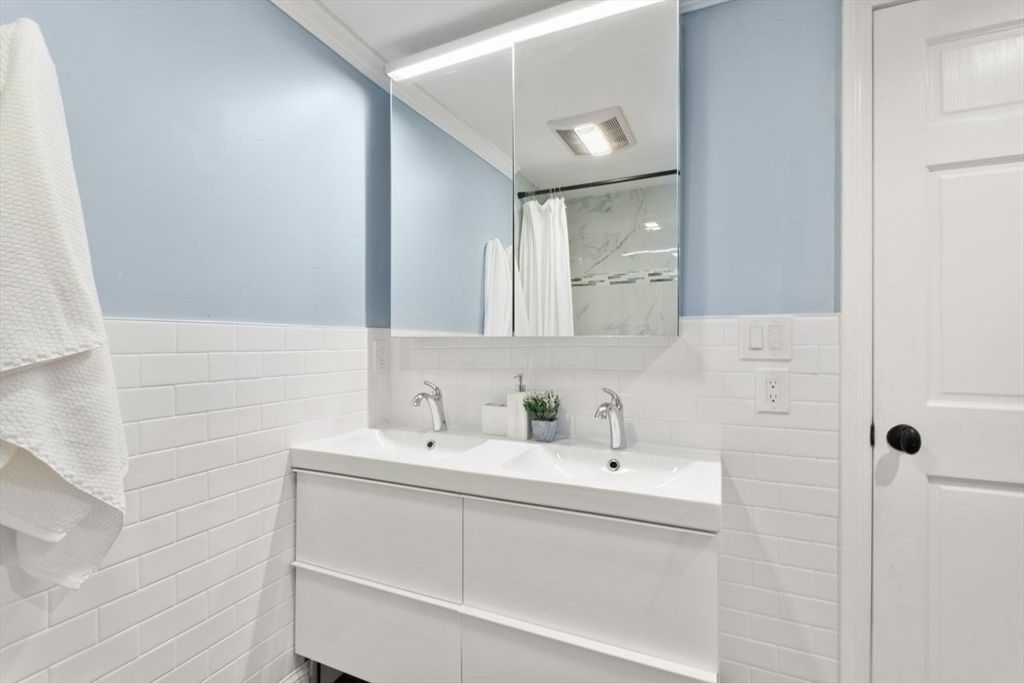 Bathroom, Interior, Marble Walls