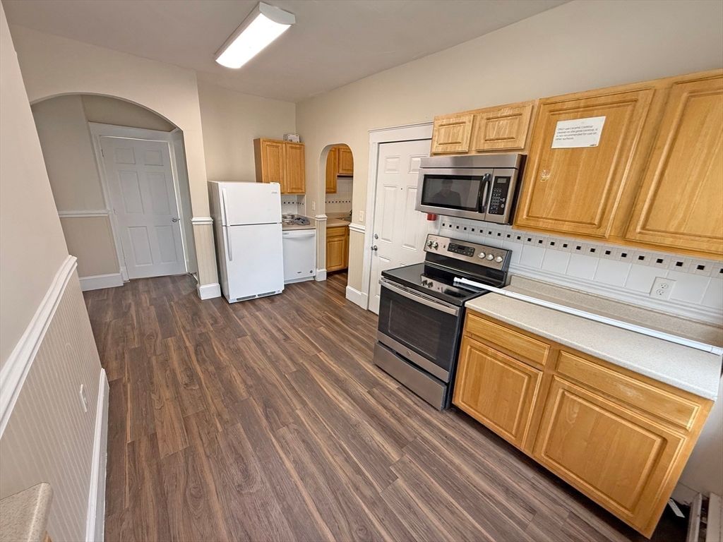 Interior, Kitchen, Stainless Steel Appliances, Wood Texture Flooring