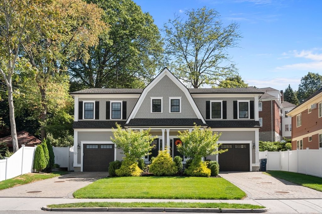 Attached, Exterior, Facade, Rowhouse