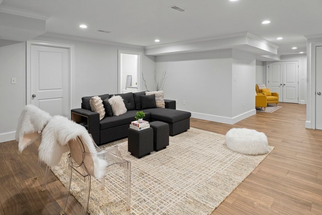 Interior, Living room, Recessed Lighting, Wood Texture Flooring