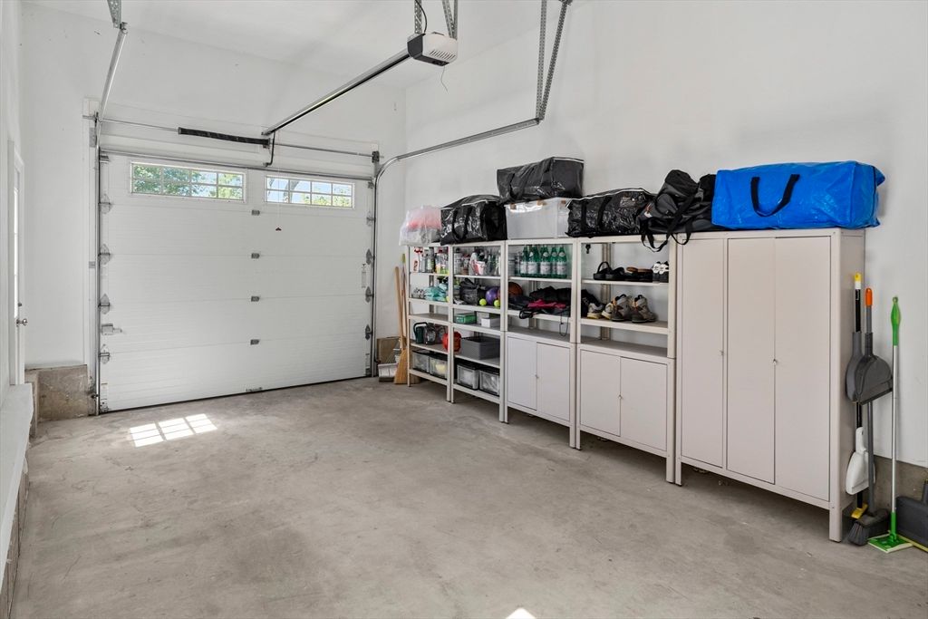 Garage, Interior