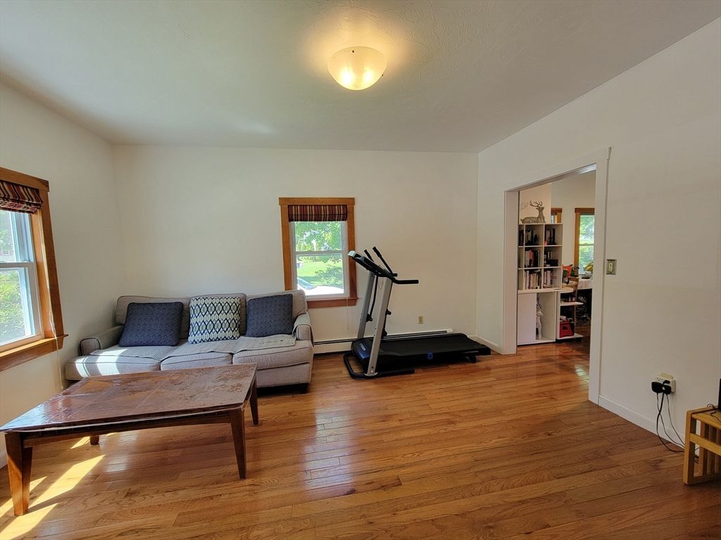 Fitness Equipment, Interior, Living room, Wood Texture Flooring