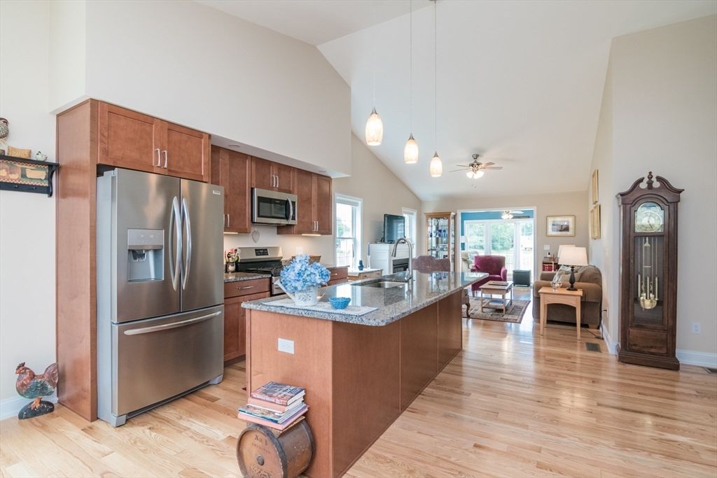 Interior, Kitchen, Living room, Pendant Lights, Stainless Steel Appliances, Wood Texture Flooring