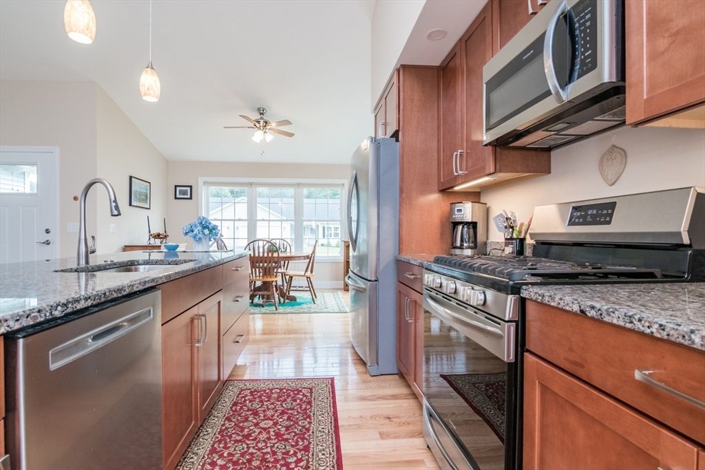 Dining room, Interior, Kitchen, Pendant Lights, Stainless Steel Appliances, Wood Texture Flooring