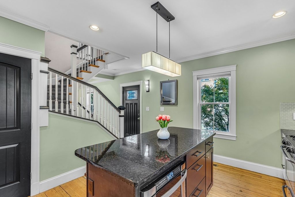 Interior, Pendant Lights, Recessed Lighting, Wood Texture Flooring