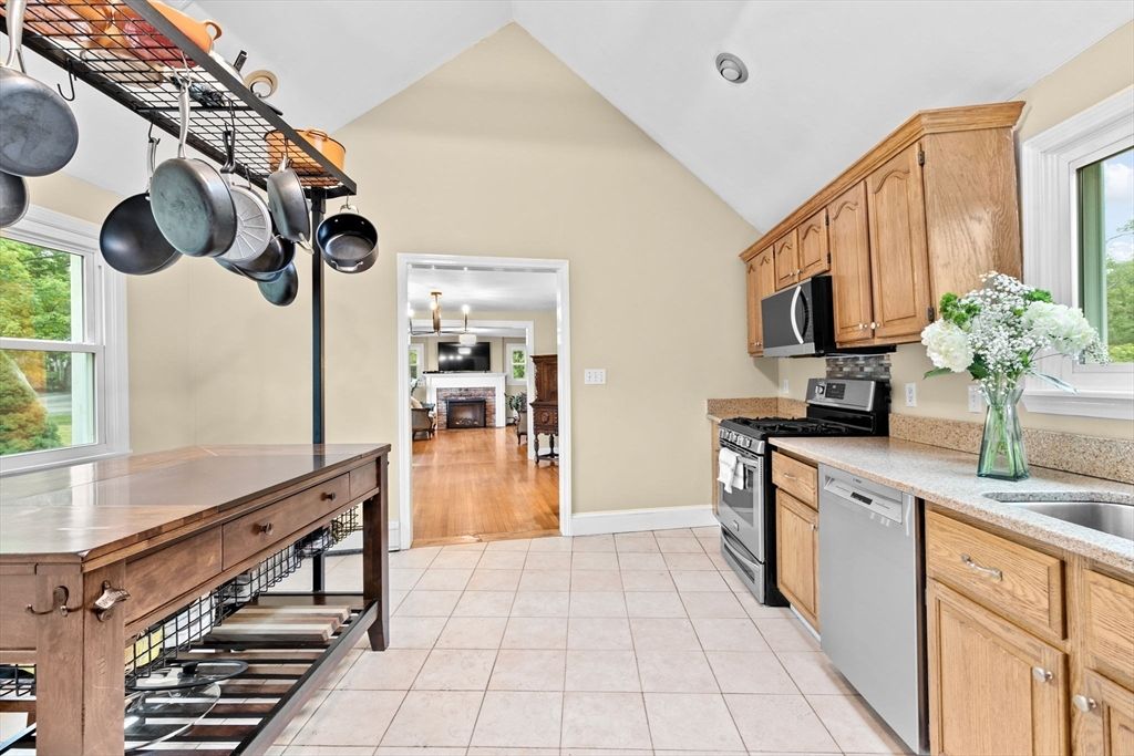 Fireplace, Interior, Kitchen, Recessed Lighting, Wood Texture Flooring