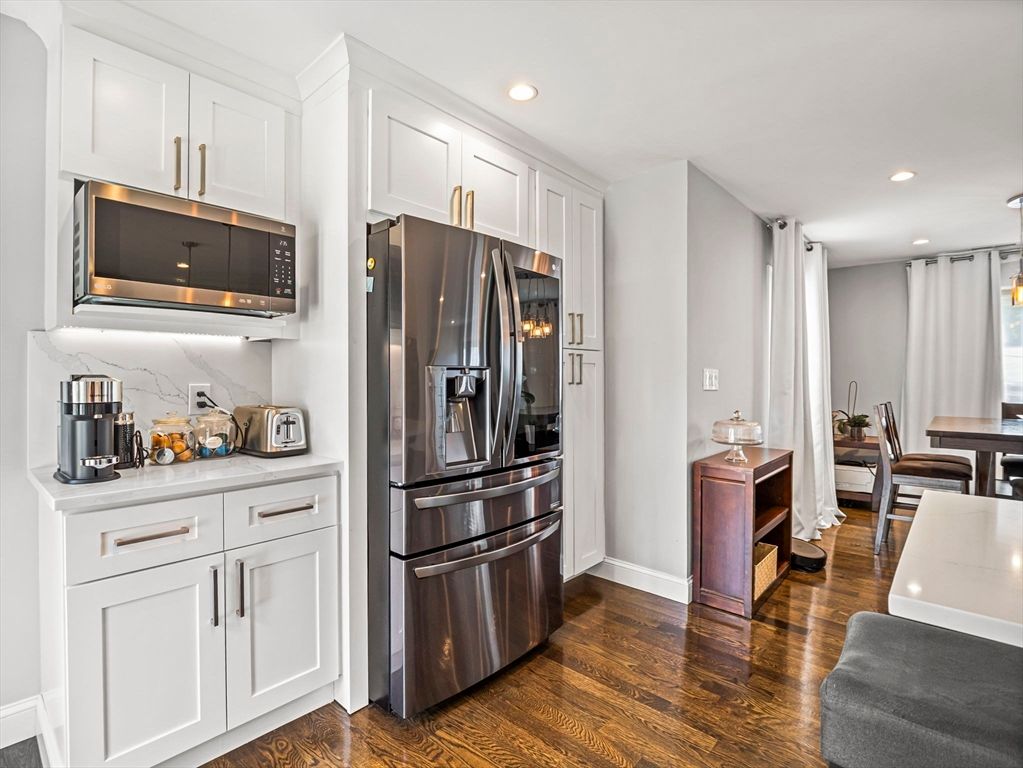 Dining room, Interior, Kitchen, Recessed Lighting, Stainless Steel Appliances, Wood Texture Flooring