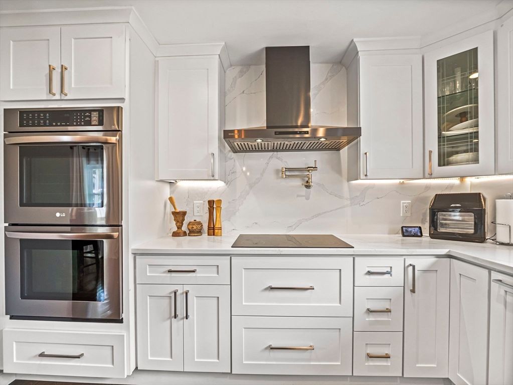 Interior, Kitchen, Marble Walls, Stainless Steel Appliances