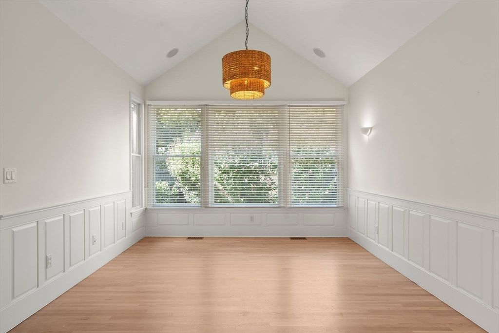 Chandelier, Empty room, Interior, Wood Texture Flooring
